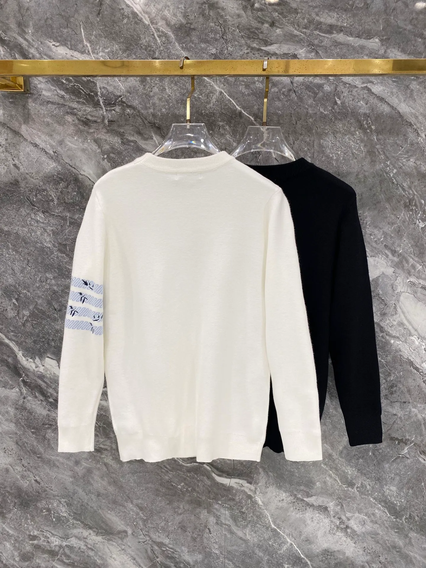 TB 2026 New Arrival ！ Quality . ，Versatile . ！Logo ！ . . . . Premium Versatile . . . . . Quality. HOLD ， Classic ！ ​ Sizes:M-3XL